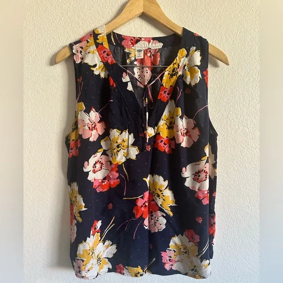 Floral Sleeveless Top - Picture 1 of 5